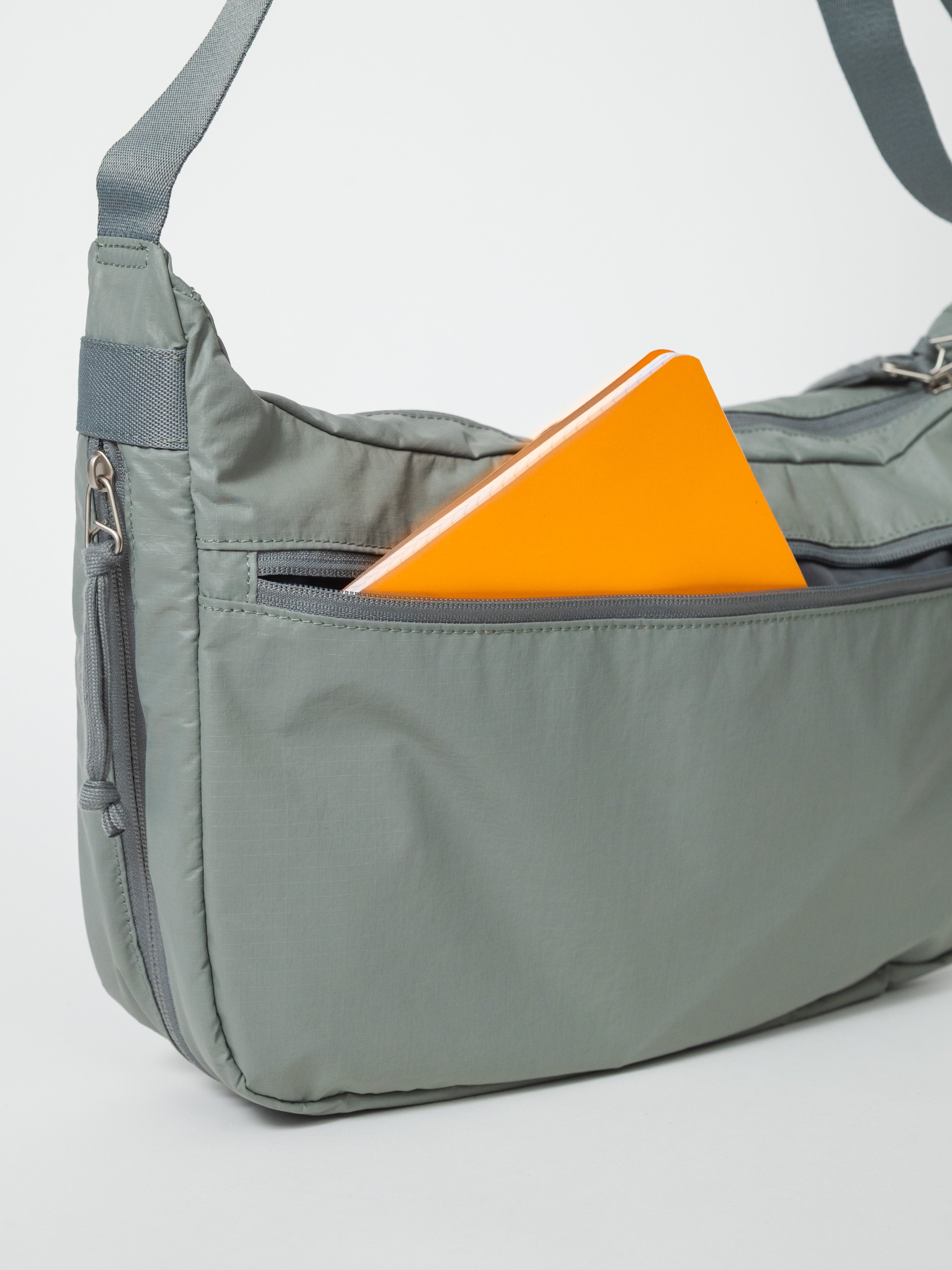 SHOULDER BAG